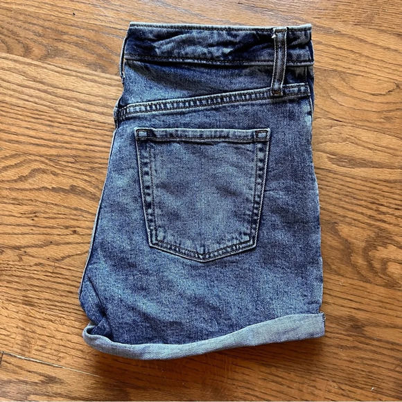 ✨Wild Fable Women's Blue Denim Cuffed Jean Shorts - Size 6/28 - EUC - Stretch - Picture 4 of 8